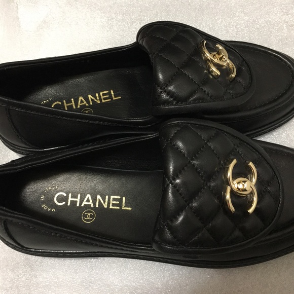 Chanel Quilted Flap TurnLock CC Gold Logo Loafer. Size 37C . Serial No DG36646 - Picture 16 of 16